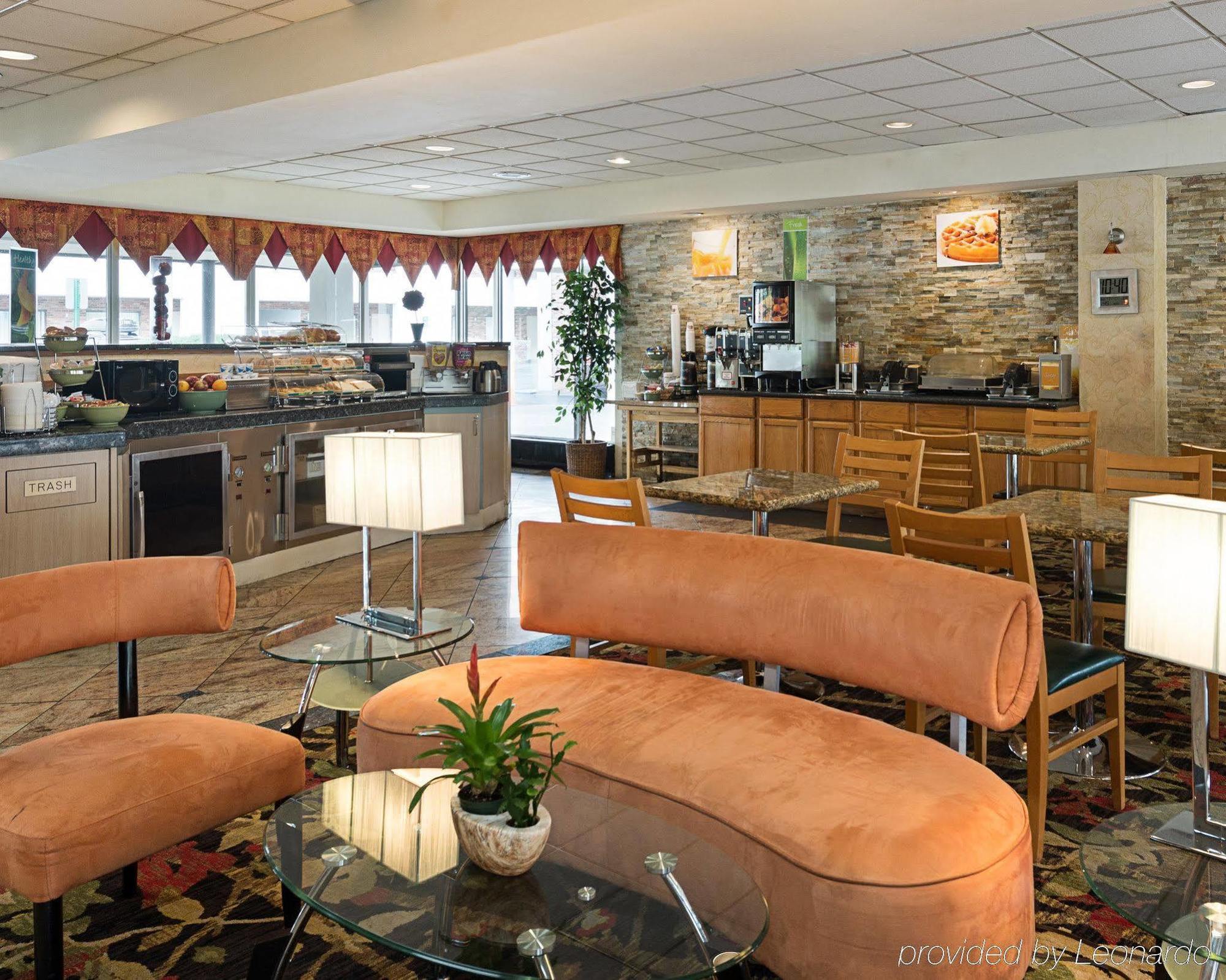 Quality Inn & Suites College Park Exterior foto
