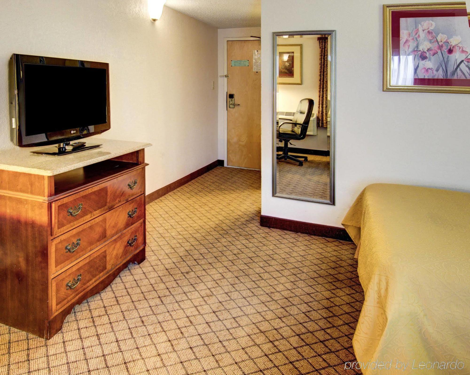 Quality Inn & Suites College Park Exterior foto